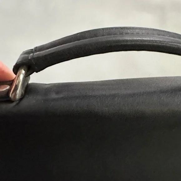 PELLE STUDIO -GENUINE BLACK LEATHER MESSENGER BAG
